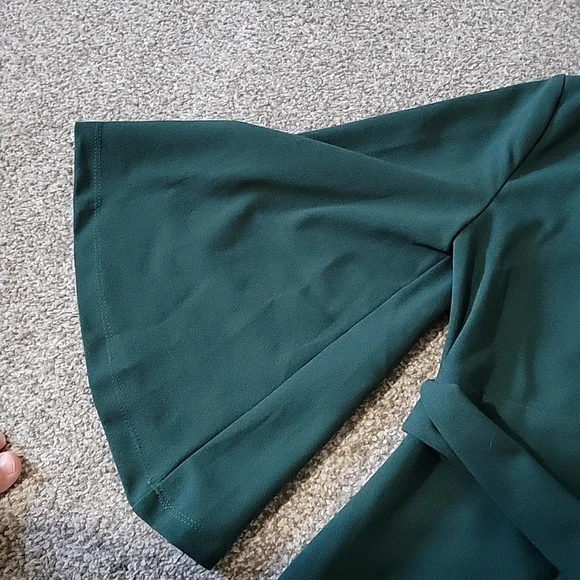 Lulus bell sleeve hunter Green dress - Picture 3 of 4